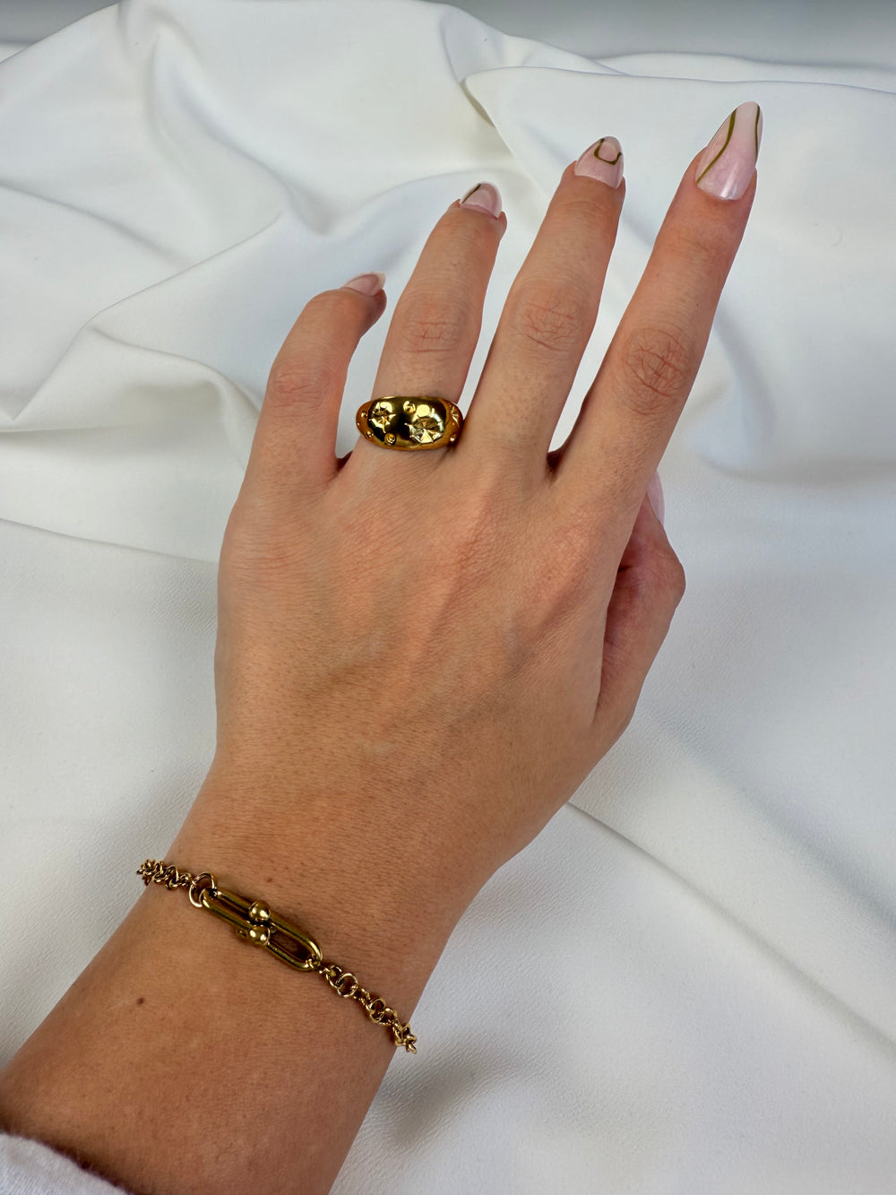 Anello Nova