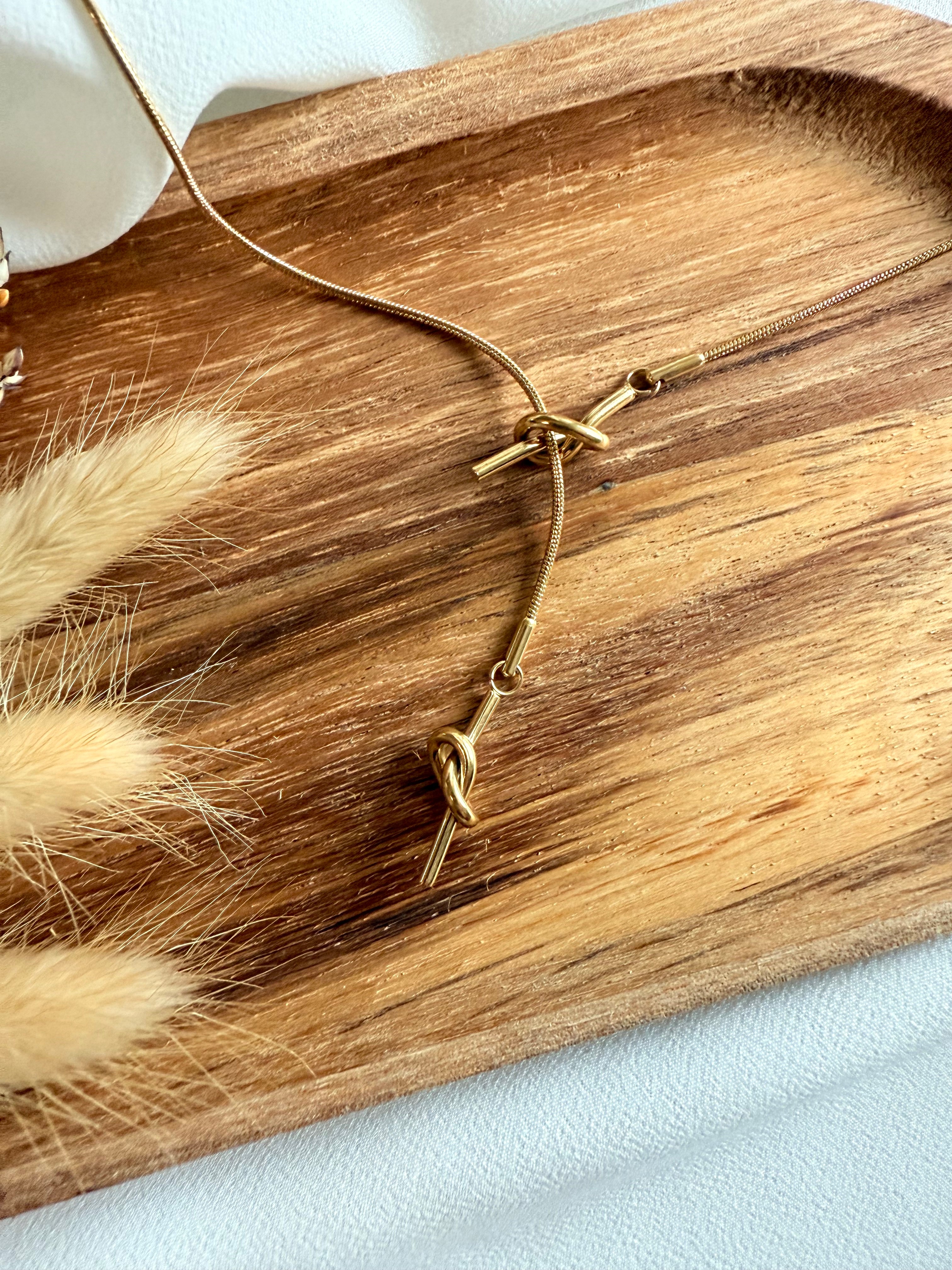 Collana Double Knot
