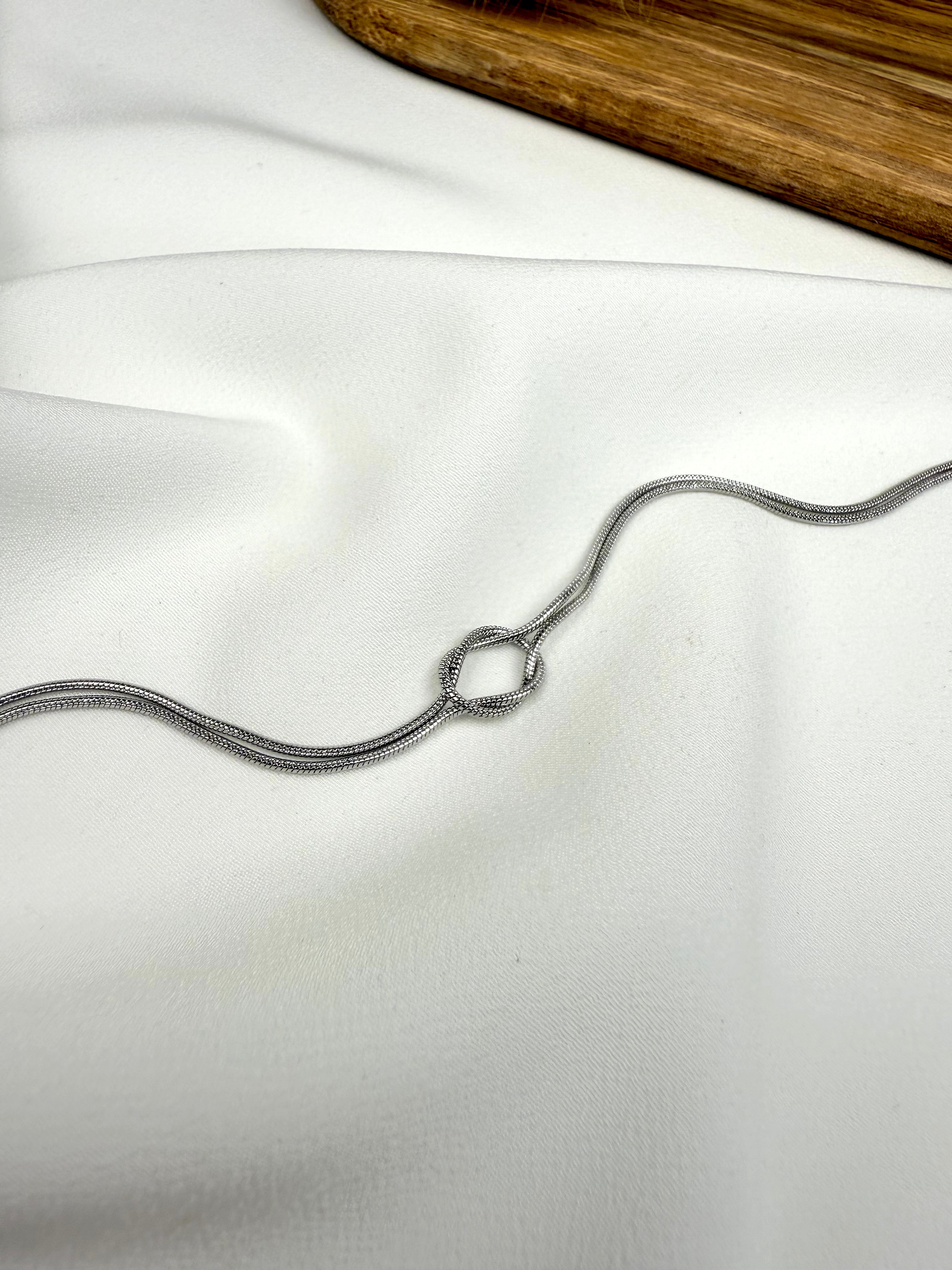 Collana Invisible Nodo